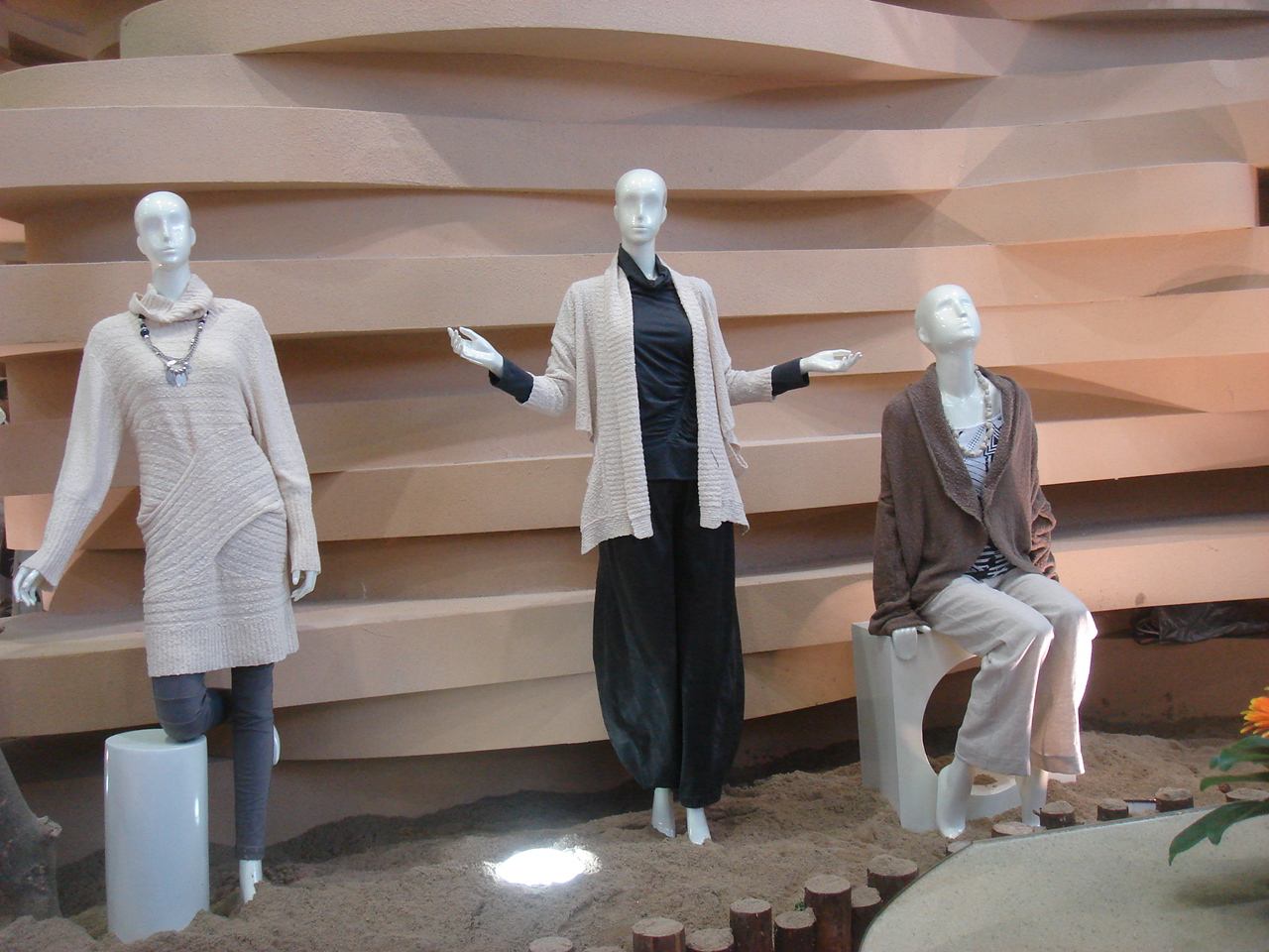 合肥服裝店裝修設(shè)計 - 盡在甲方裝飾！